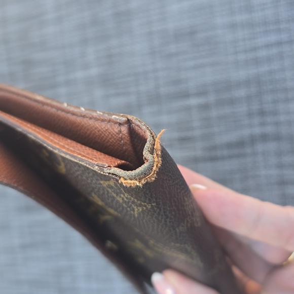 Louis Vuitton Monogram Wallet - Picture 10 of 14